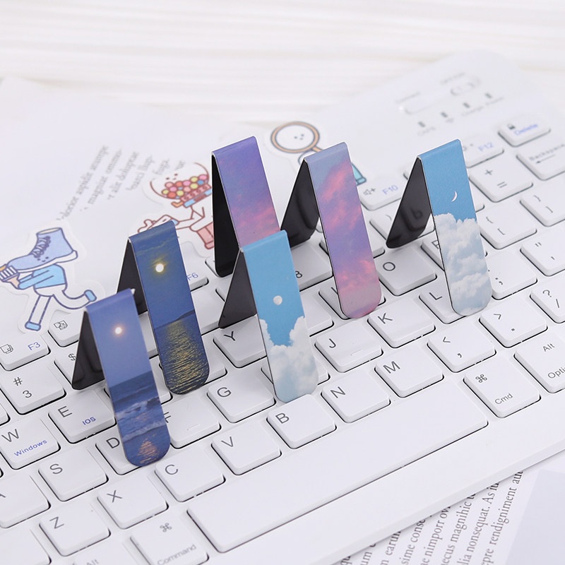 2pcs Fantasy Landscape Themed  - Bookmark Magnetic Clip avaliação e preço